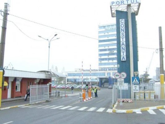 Portul Constanţa şi-a angajat casă de avocatură şi a decis înlocuirea directorului Duma de la CNI